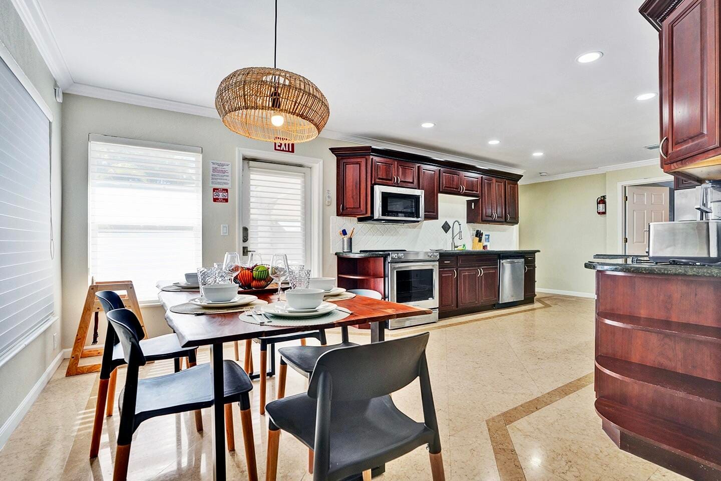 1016 Harrison Street — photo 10
