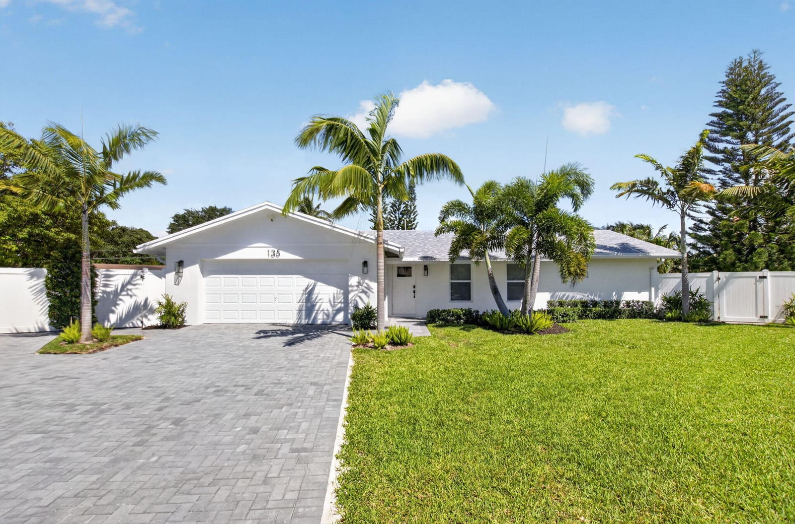 135 SE 28th Court, Boynton Beach, FL 33435 photo 2