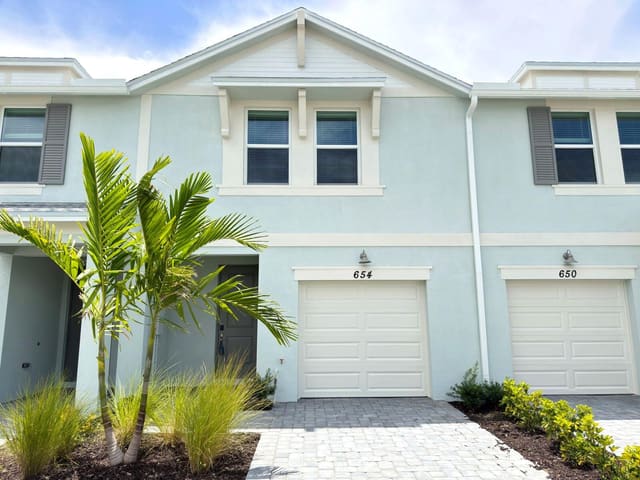 654 Salisbury Circle, sold in ZIP 34982, Fort Pierce, FL