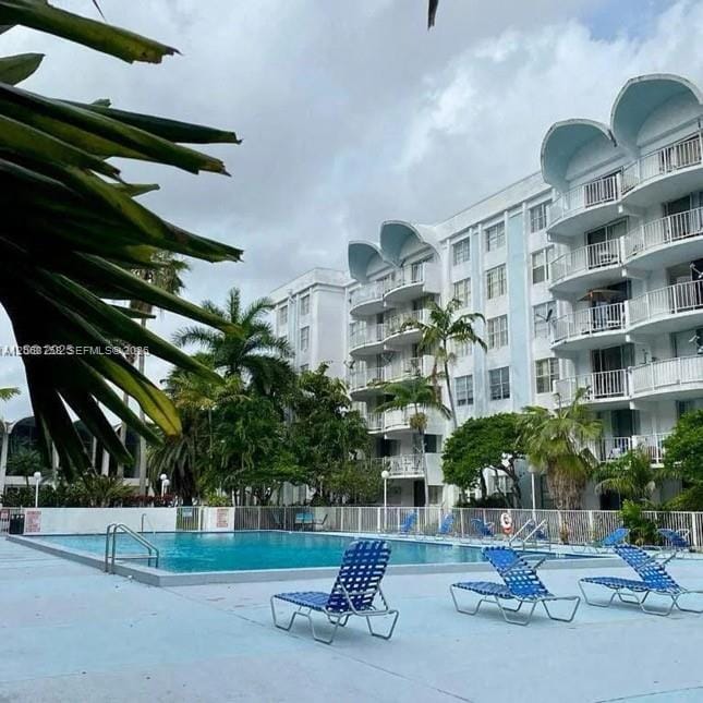 492 NW 165th St Road C-415, Miami, FL 33169 photo 12