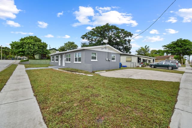 968 W 9th Street #A1, Riviera Beach, FL 33404