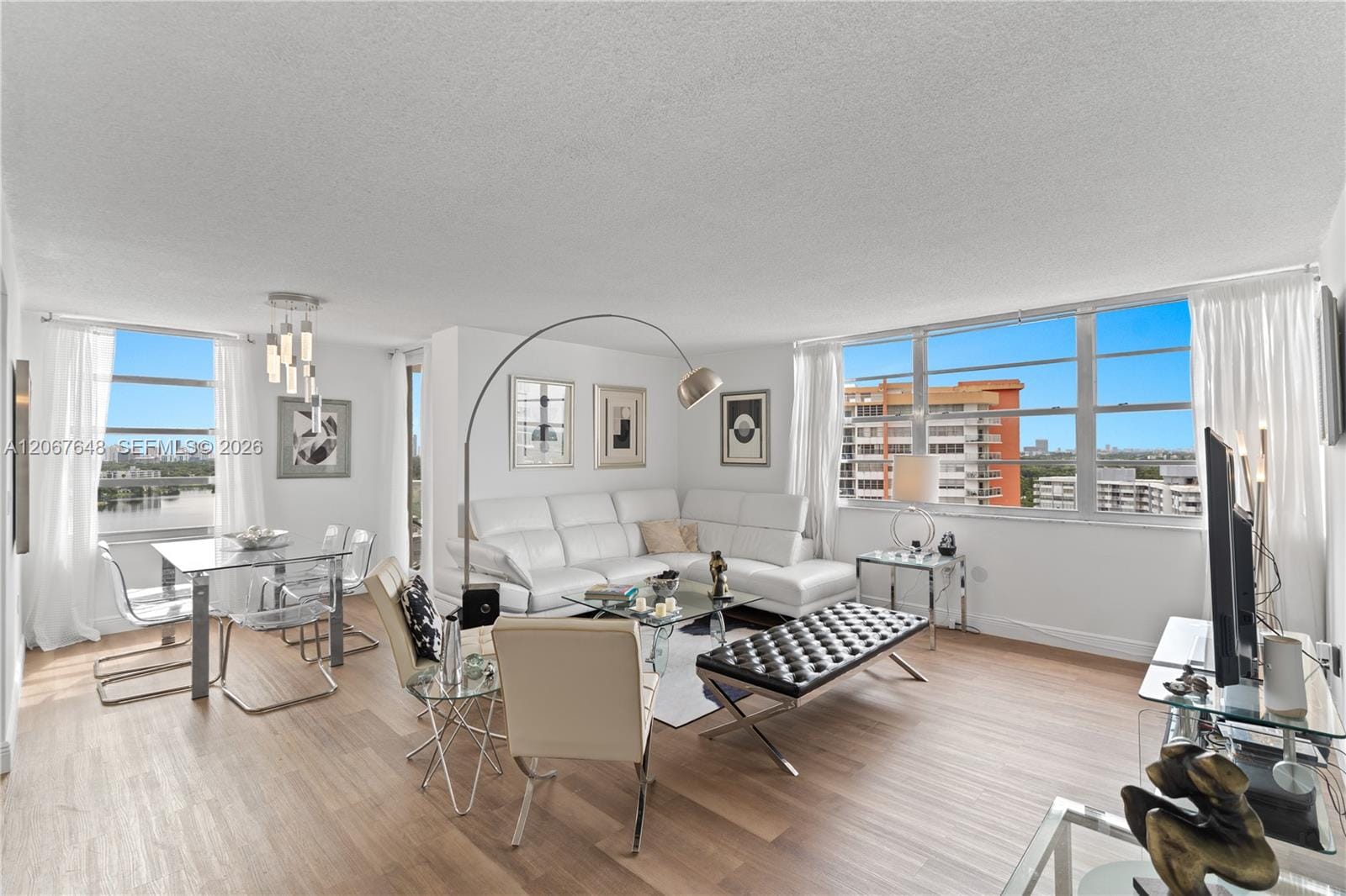 1301 NE Miami Gardens Drive 1515W — photo 2