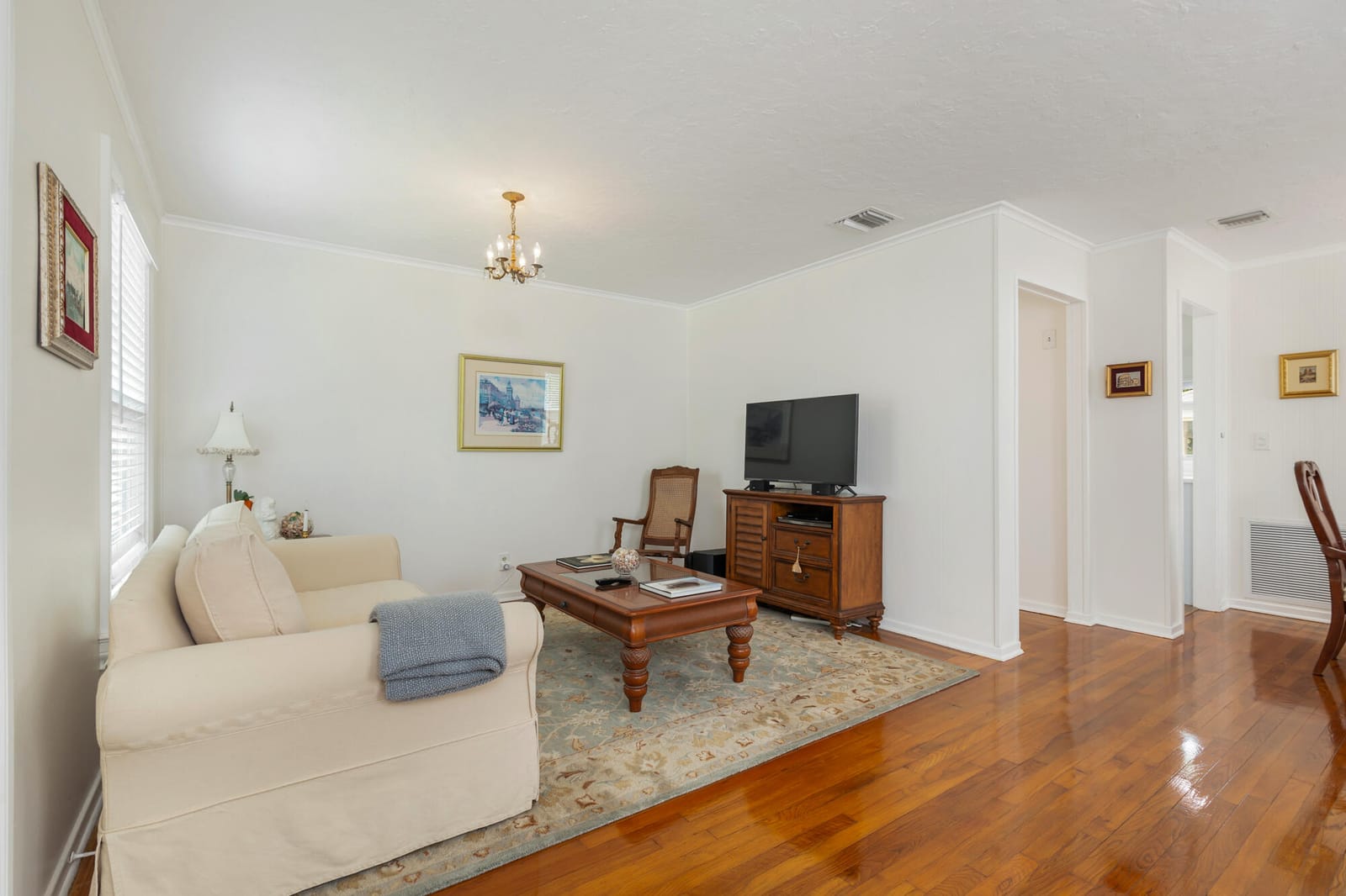 816 Avon Road — photo 4