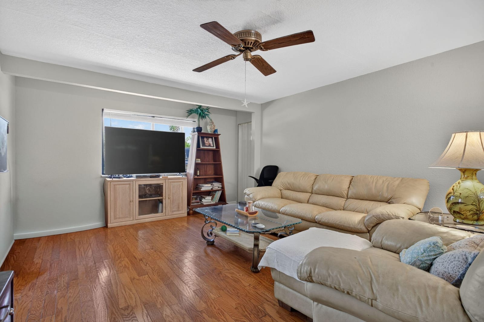 2750 NE 9TH Terrace — photo 5