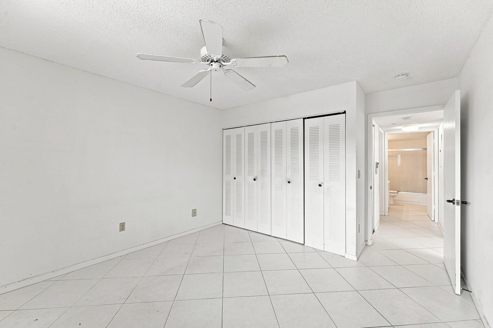 15355 LAKES OF DELRAY Boulevard 314 — photo 6