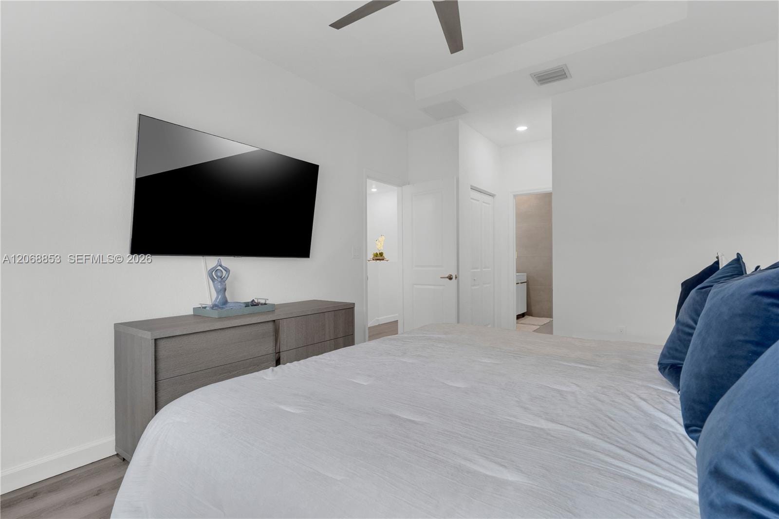 550 NE 207th Street, Miami, FL 33179 photo 13
