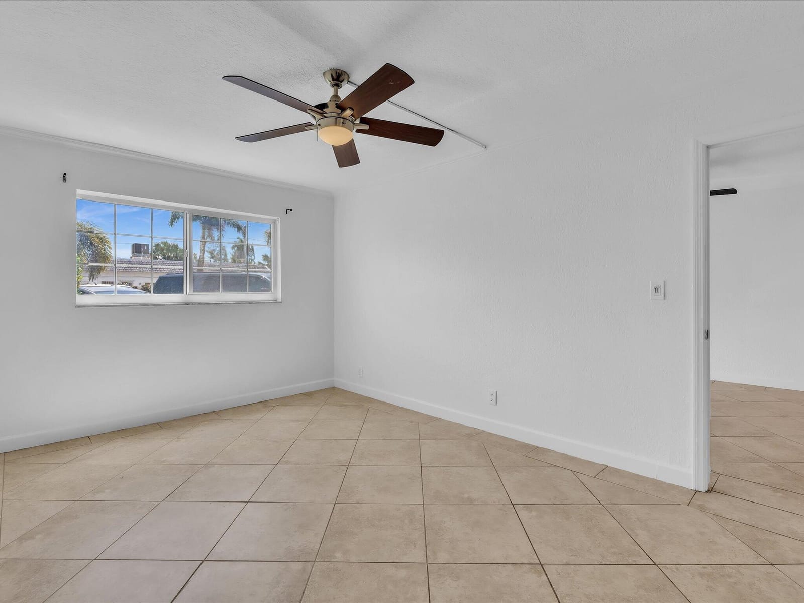 3002 NE 5th Terrace 105-B — photo 12