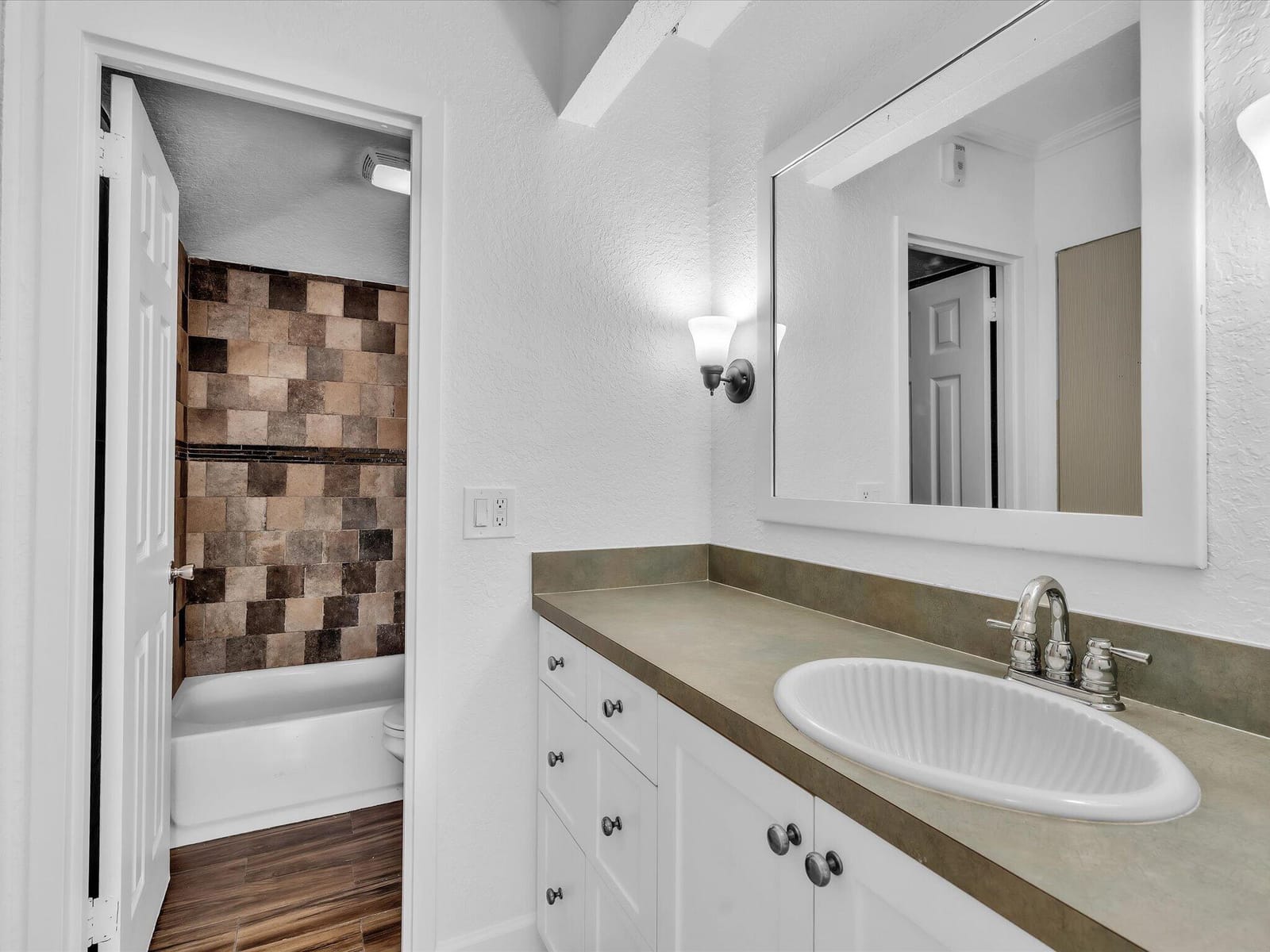 3002 NE 5th Terrace 105-B, Wilton Manors, FL 33334 photo 14