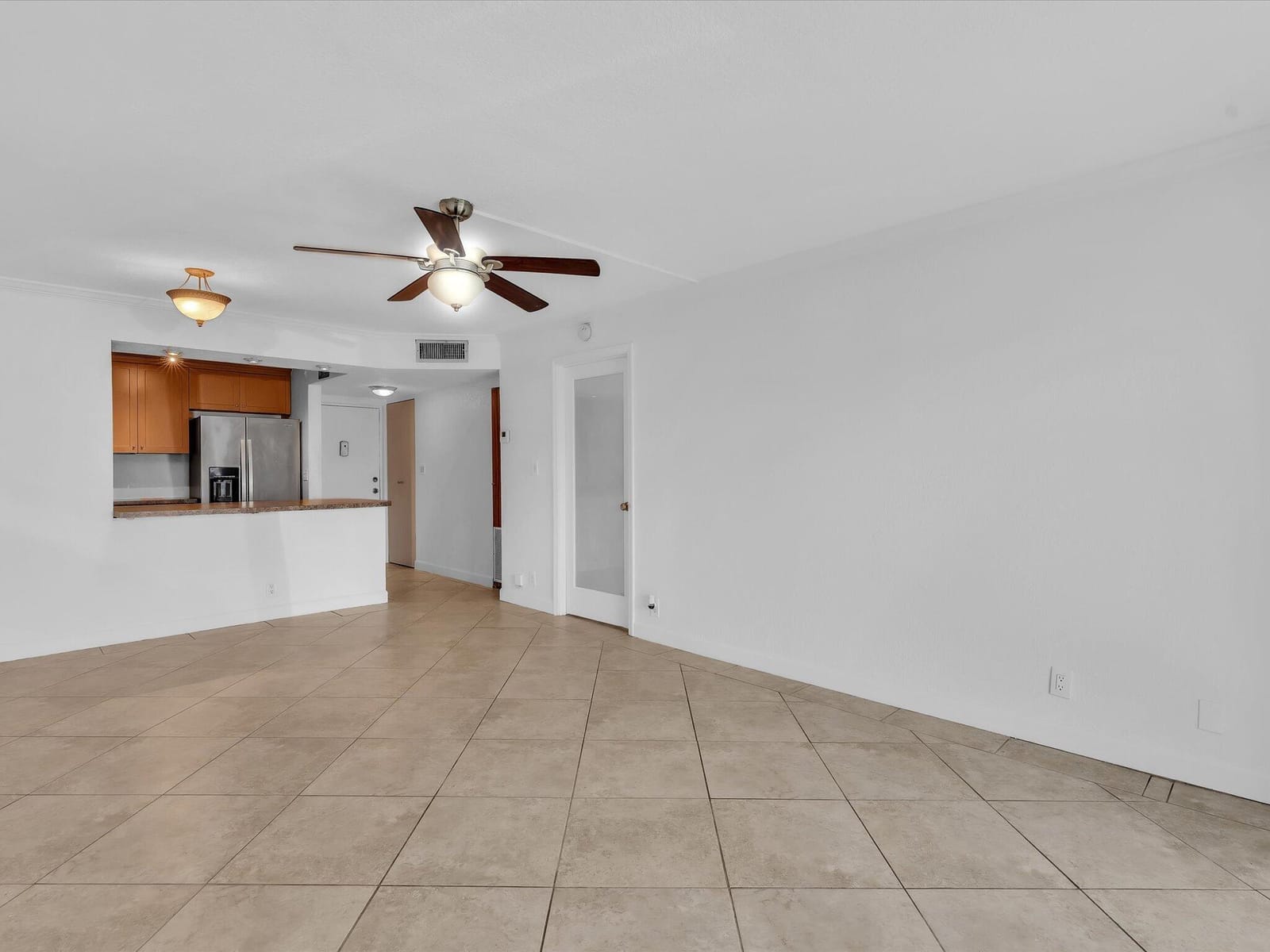 3002 NE 5th Terrace 105-B — photo 8