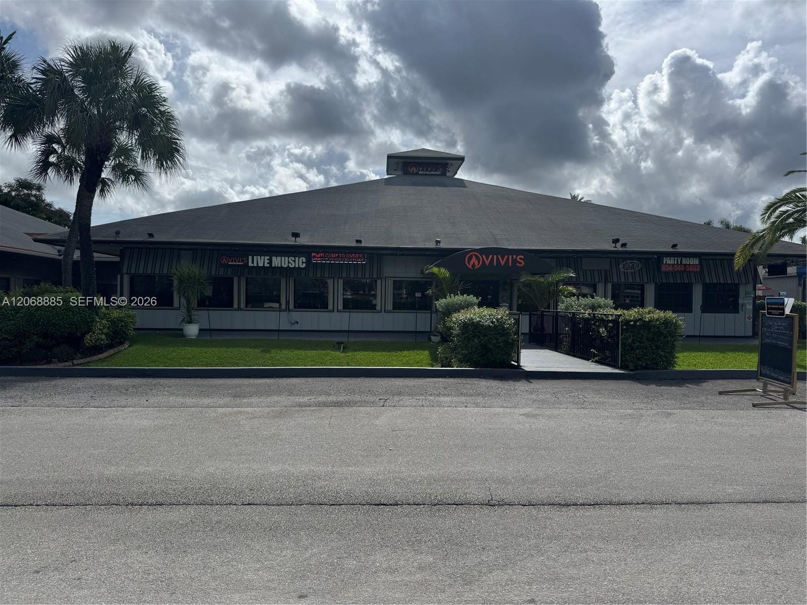 3333 N University Drive, Davie, FL 33024