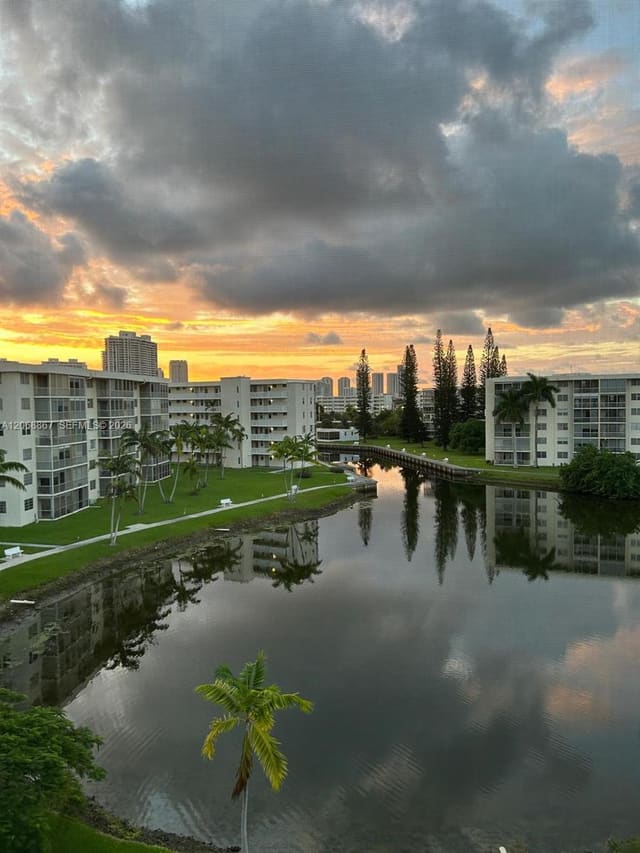 2851 Leonard Drive J503, Point East, Aventura, FL