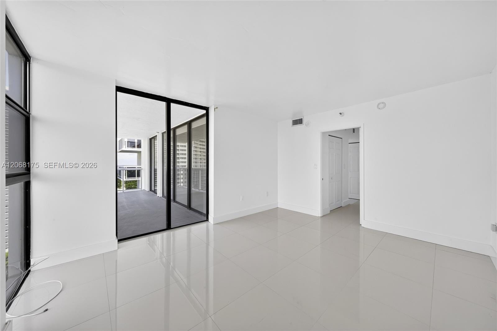 20505 E Country Club Drive 2132, Aventura, FL 33180 photo 26