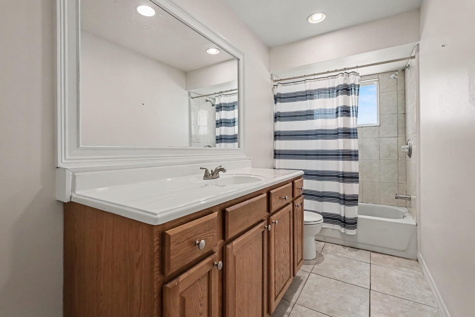 502 NE Solida Circle — photo 7