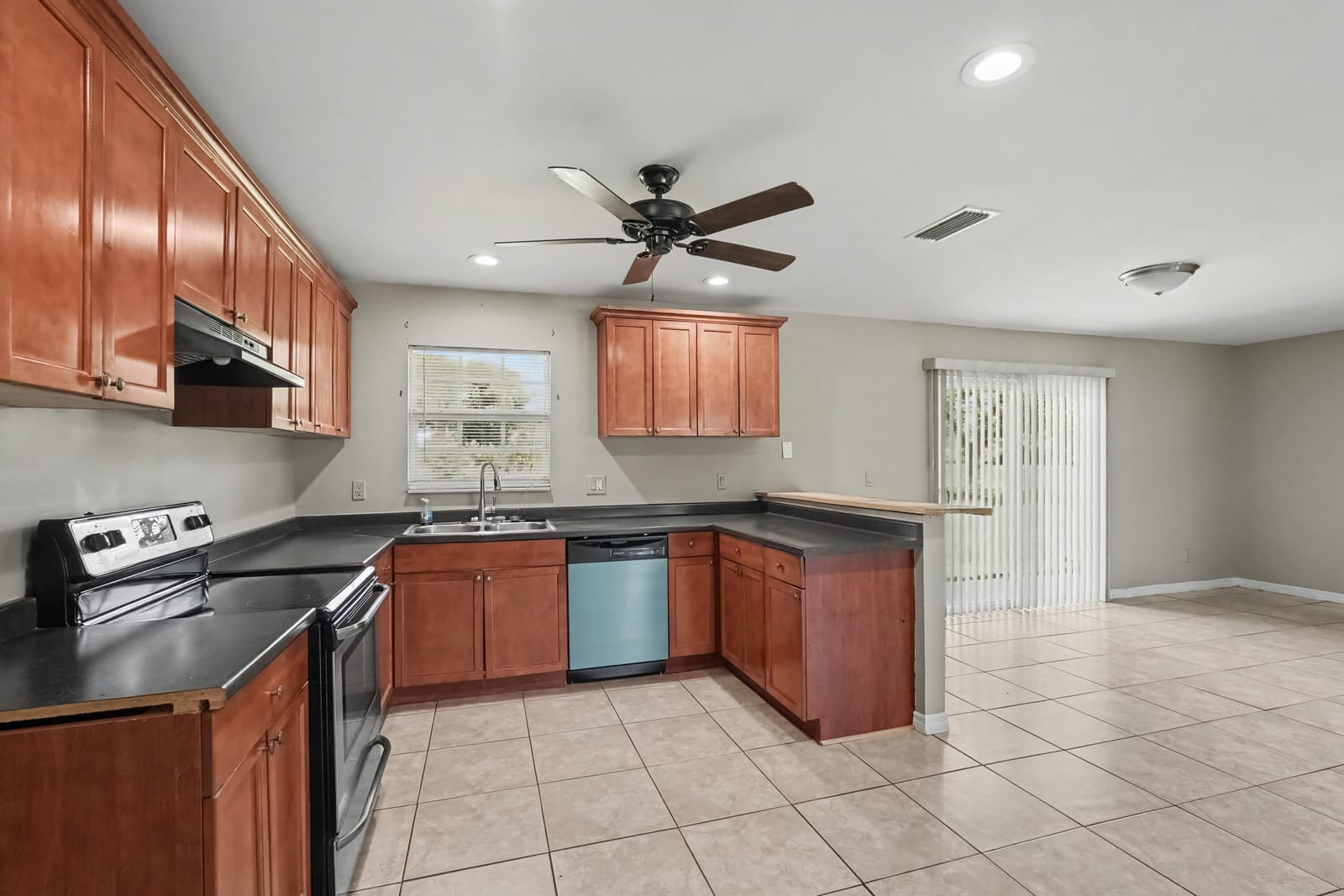 502 NE Solida Circle — photo 11