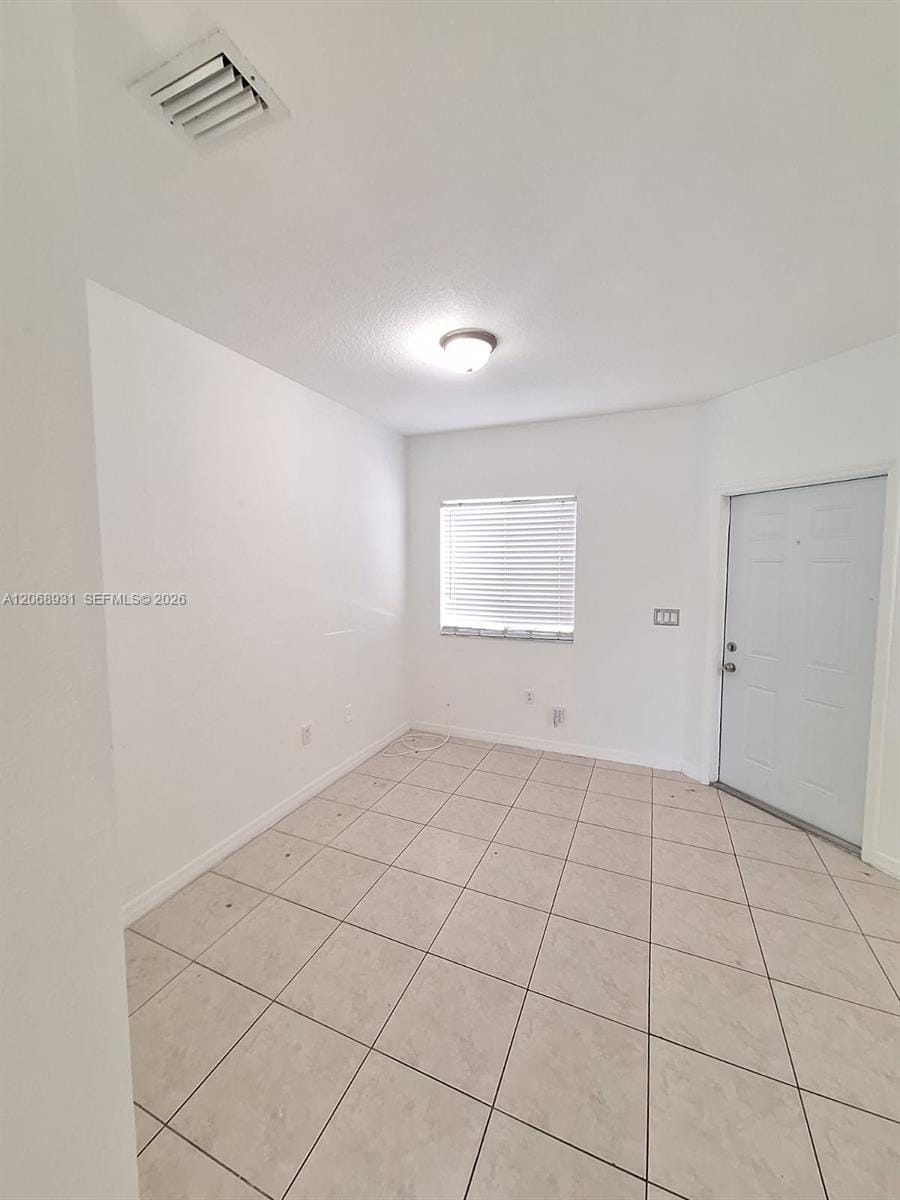 1654 SE 31st Court 1654 — photo 3