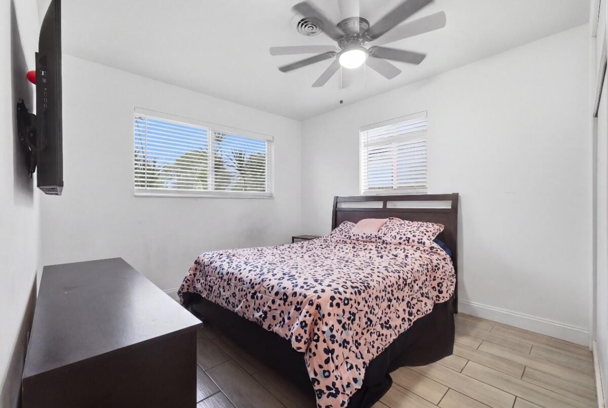 309 SW 7TH Court, Hallandale Beach, FL 33009 photo 15