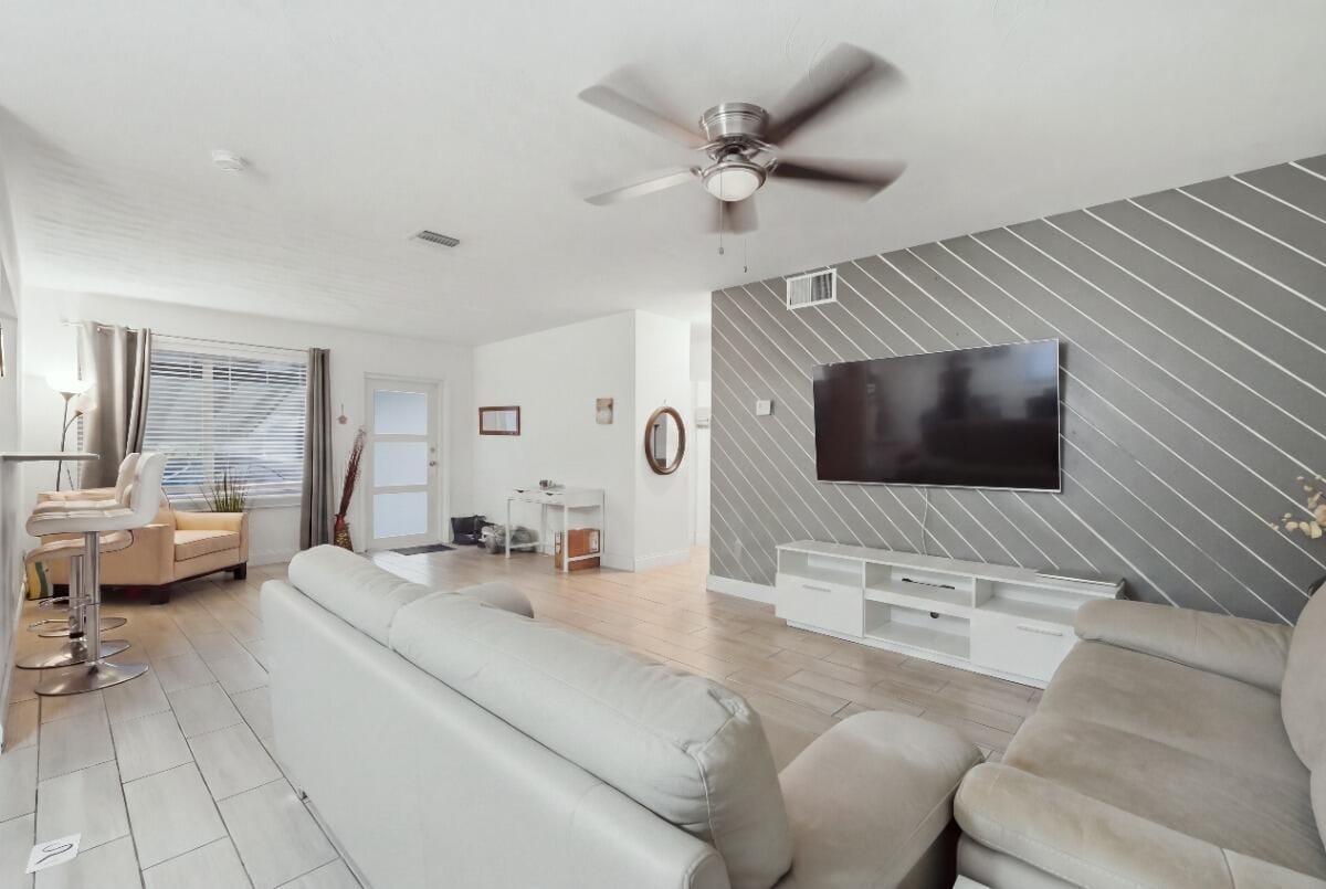 309 SW 7TH Court, Hallandale Beach, FL 33009 photo 20