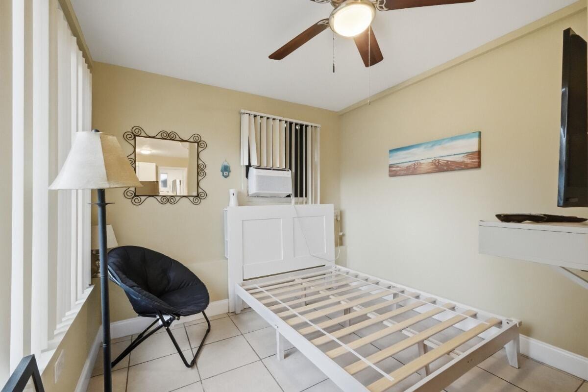 309 SW 7TH Court, Hallandale Beach, FL 33009 photo 27