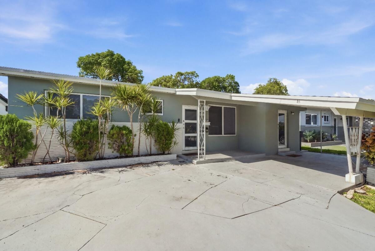 309 SW 7TH Court — photo 5