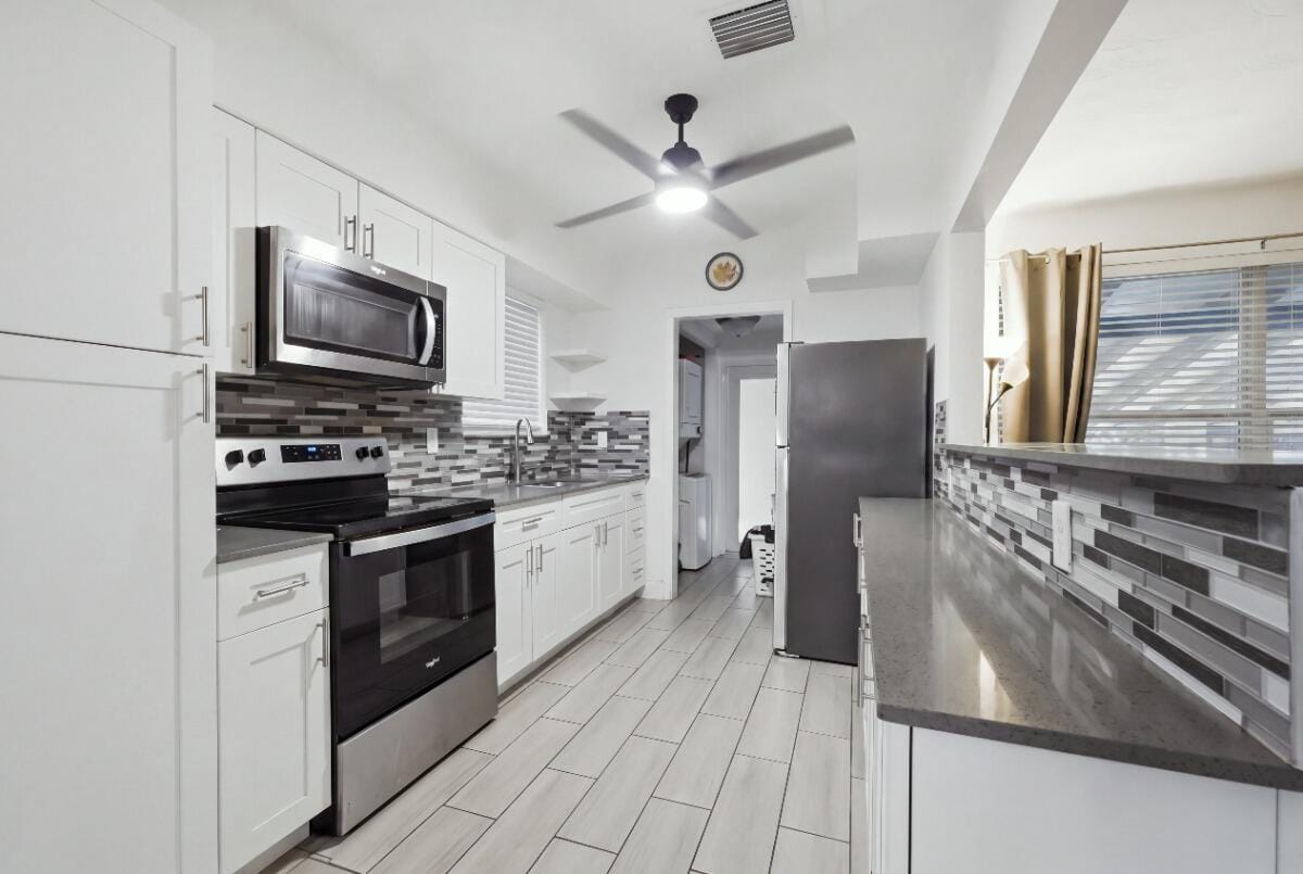 309 SW 7TH Court — photo 8