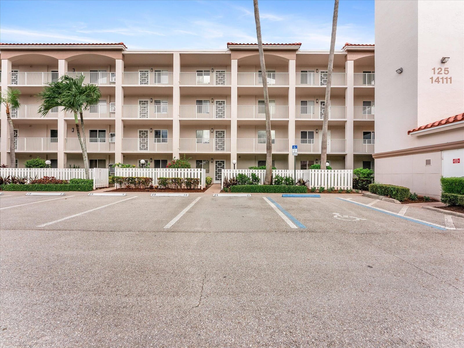 14111 Royal Vista Drive 405 — photo 2