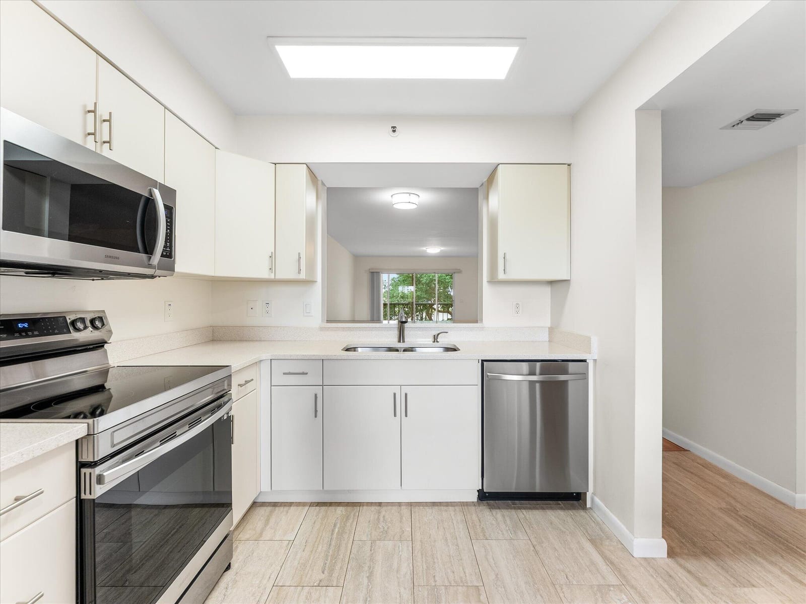14111 Royal Vista Drive 405 — photo 8