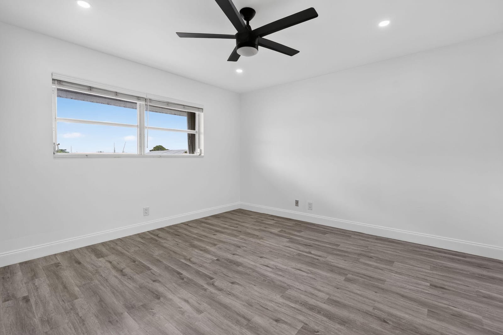 100 SHORE Court 311 — photo 11