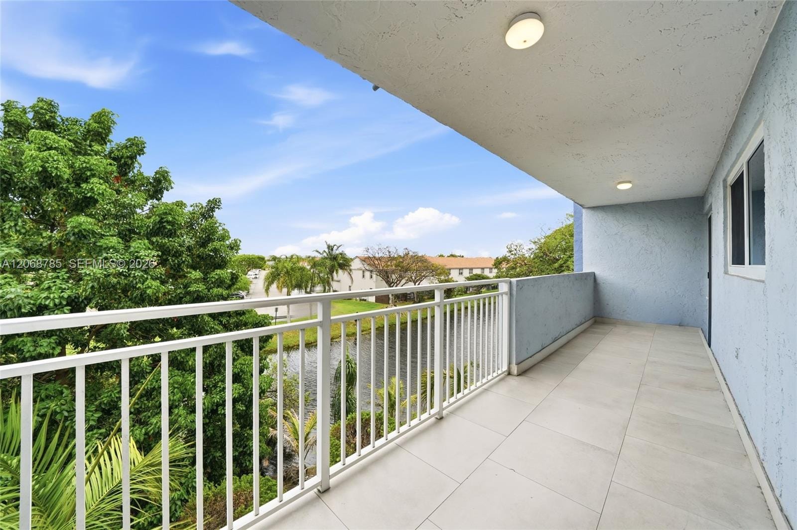 9375 Fontainebleau Boulevard L301, Miami, FL 33172