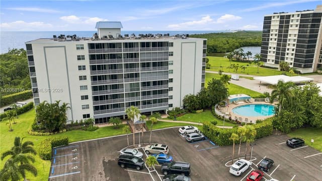 5 Bluebill 702 + 802, Naples, FL 34108