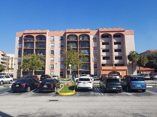 5201 NW 7th Street 506, Miami, FL 33126