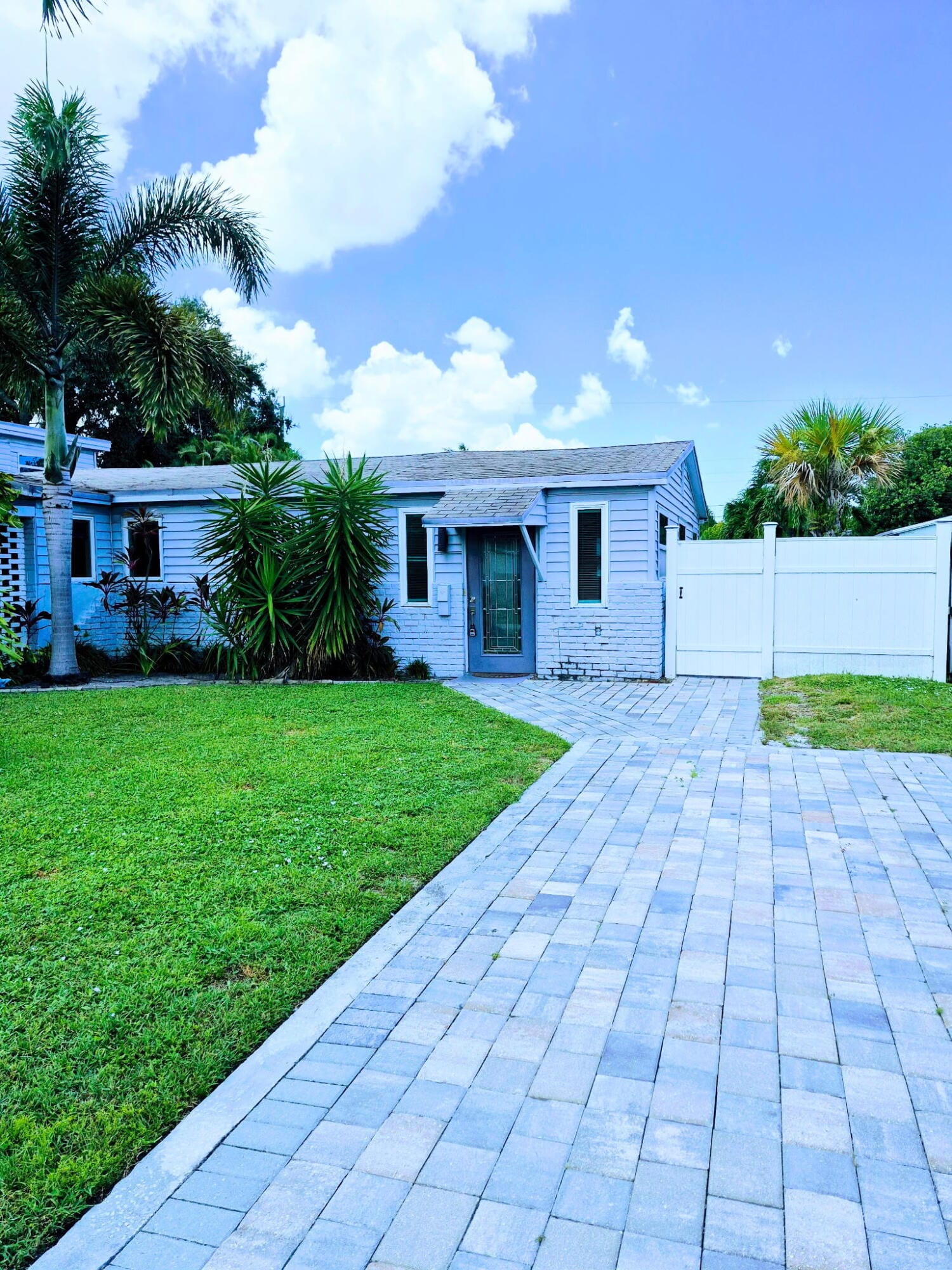 2793 SHAWNEE Road B, West Palm Beach, FL 33406