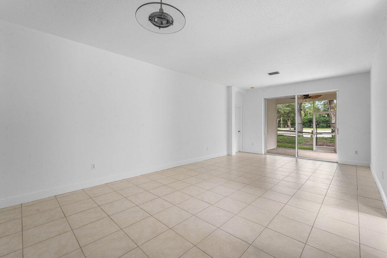 196 Seminole Lakes Drive, Royal Palm Beach, FL 33411 photo 8