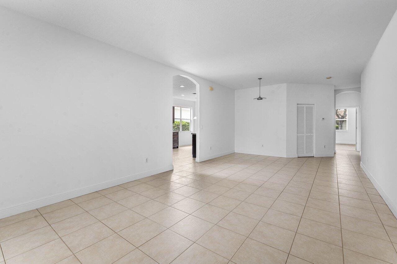 196 Seminole Lakes Drive, Royal Palm Beach, FL 33411 photo 9