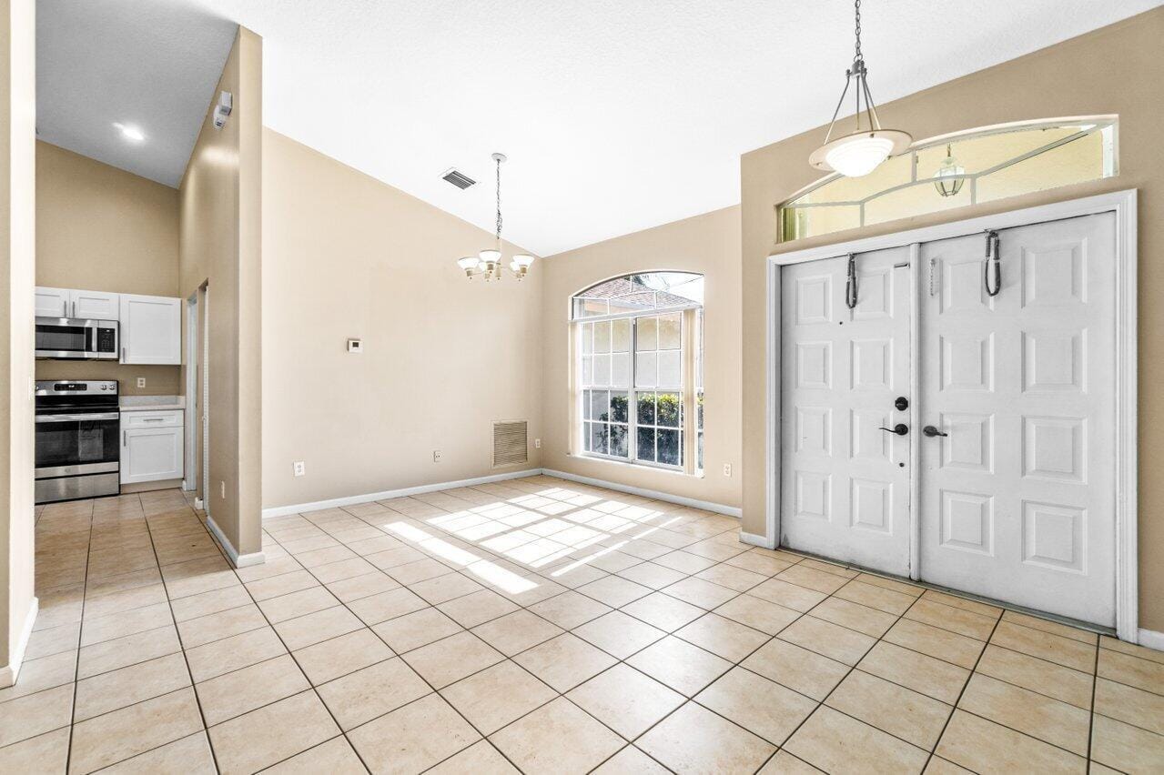 273 Ponce De Leon Street — photo 2