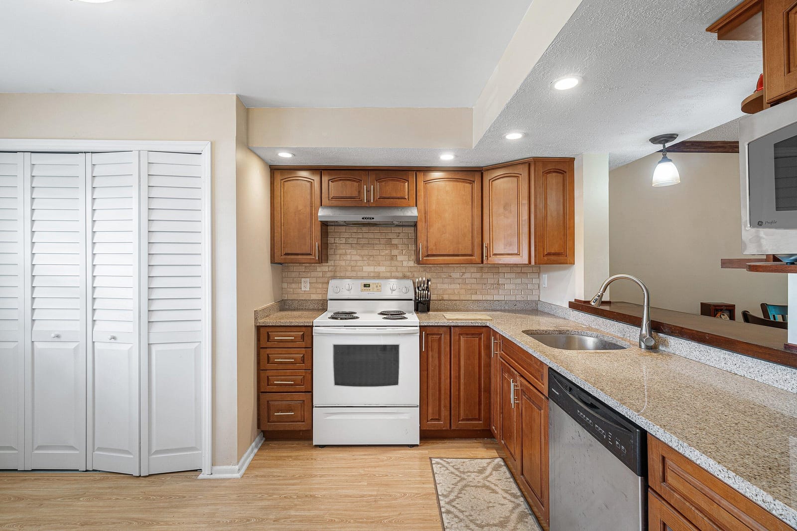 7610 NW 18th Street 102 — photo 10