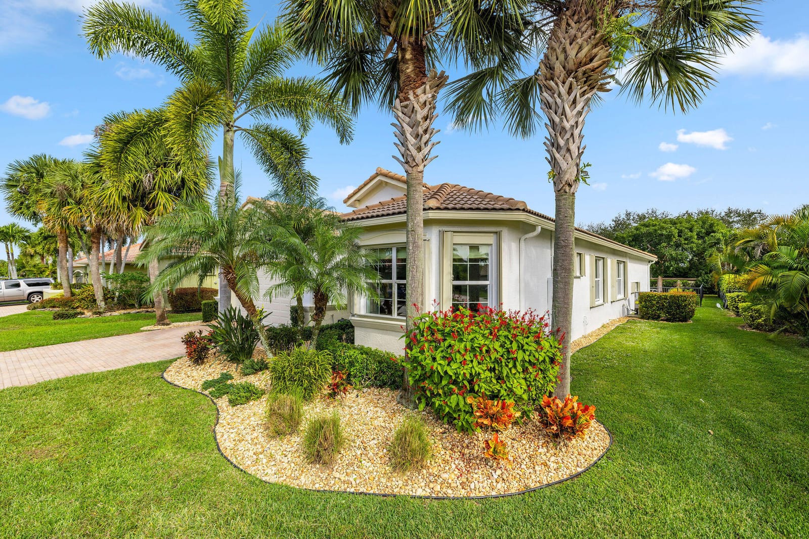 9362 Isles Cay Drive — photo 4