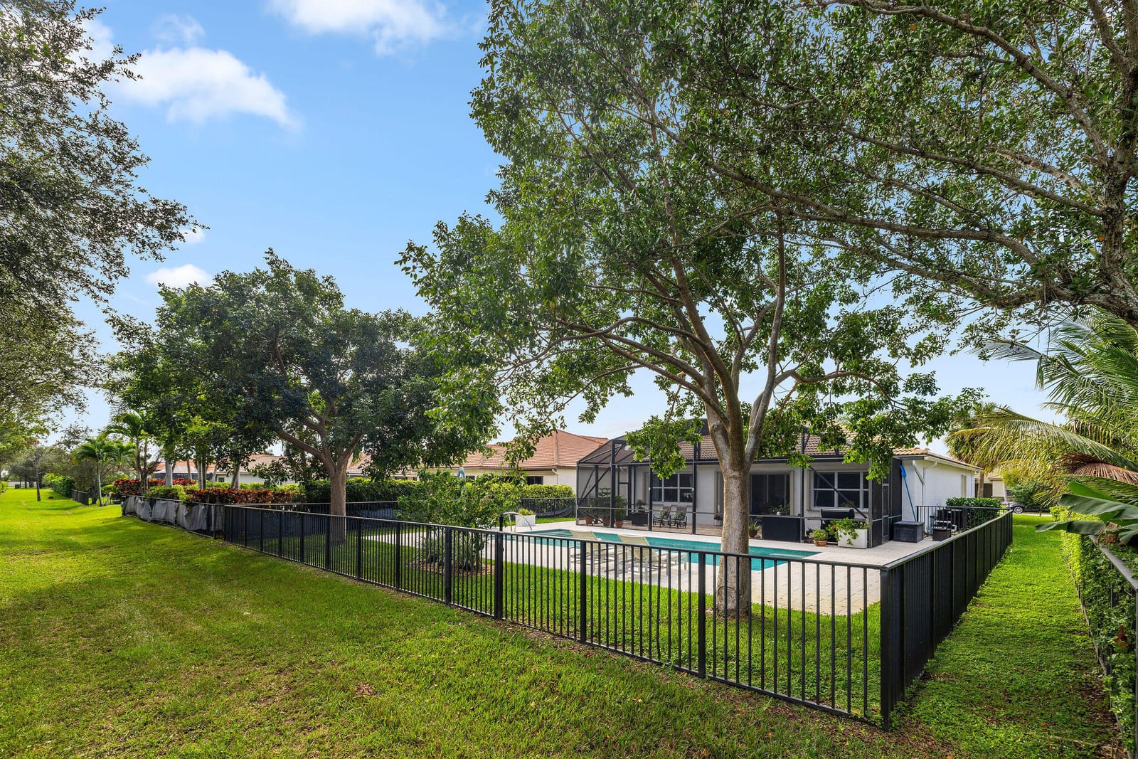 9362 Isles Cay Drive — photo 6