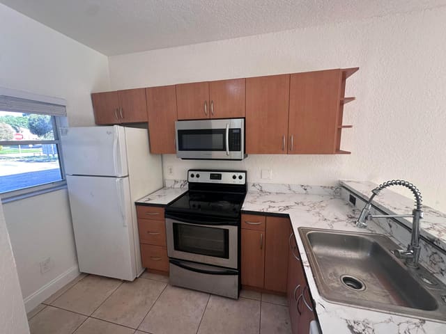3590 NW 91ST Lane 3590, Sunrise, FL 33351