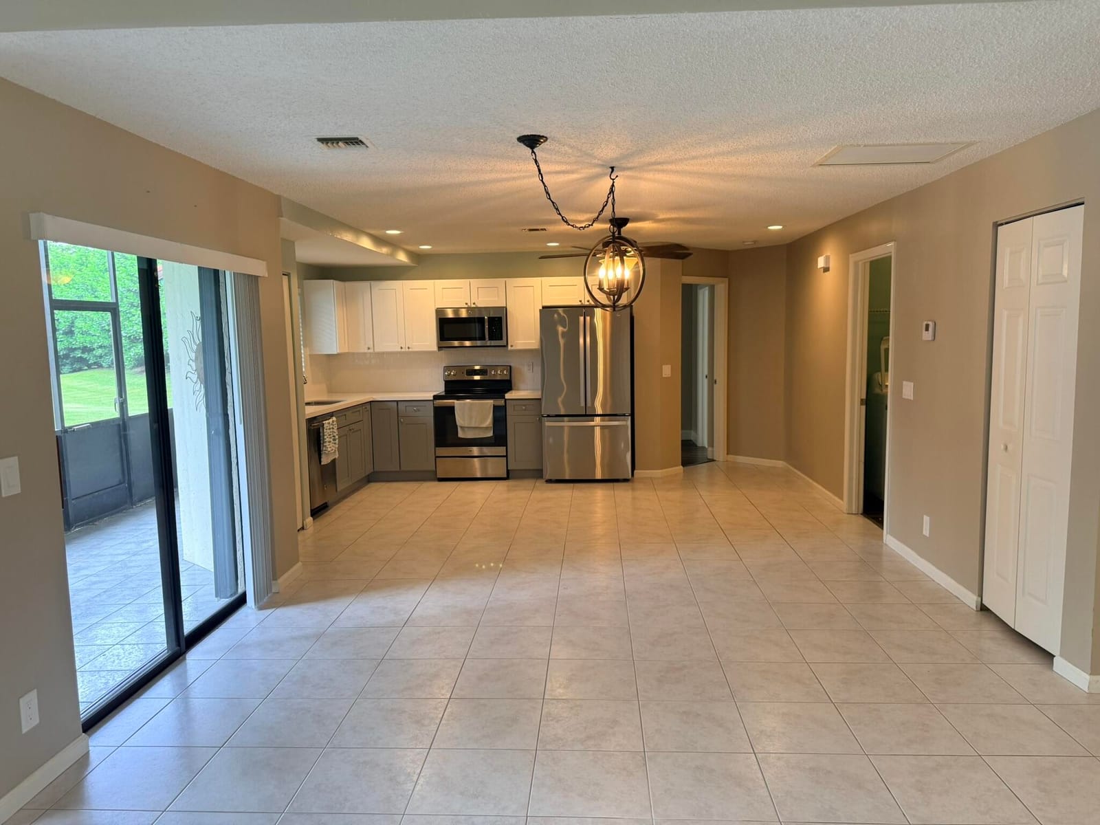 24 LEXINGTON Lane W A, Palm Beach Gardens, FL 33418 photo 4