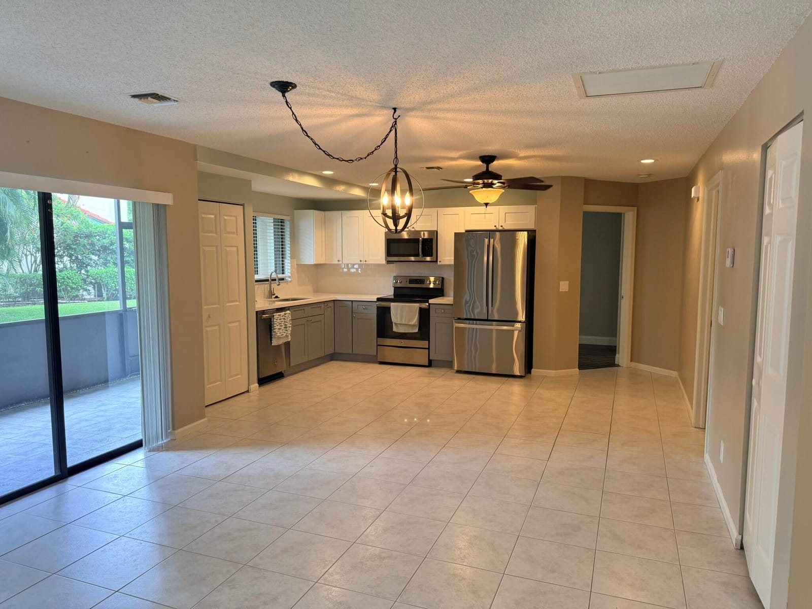 24 LEXINGTON Lane W A, Palm Beach Gardens, FL 33418 photo 5