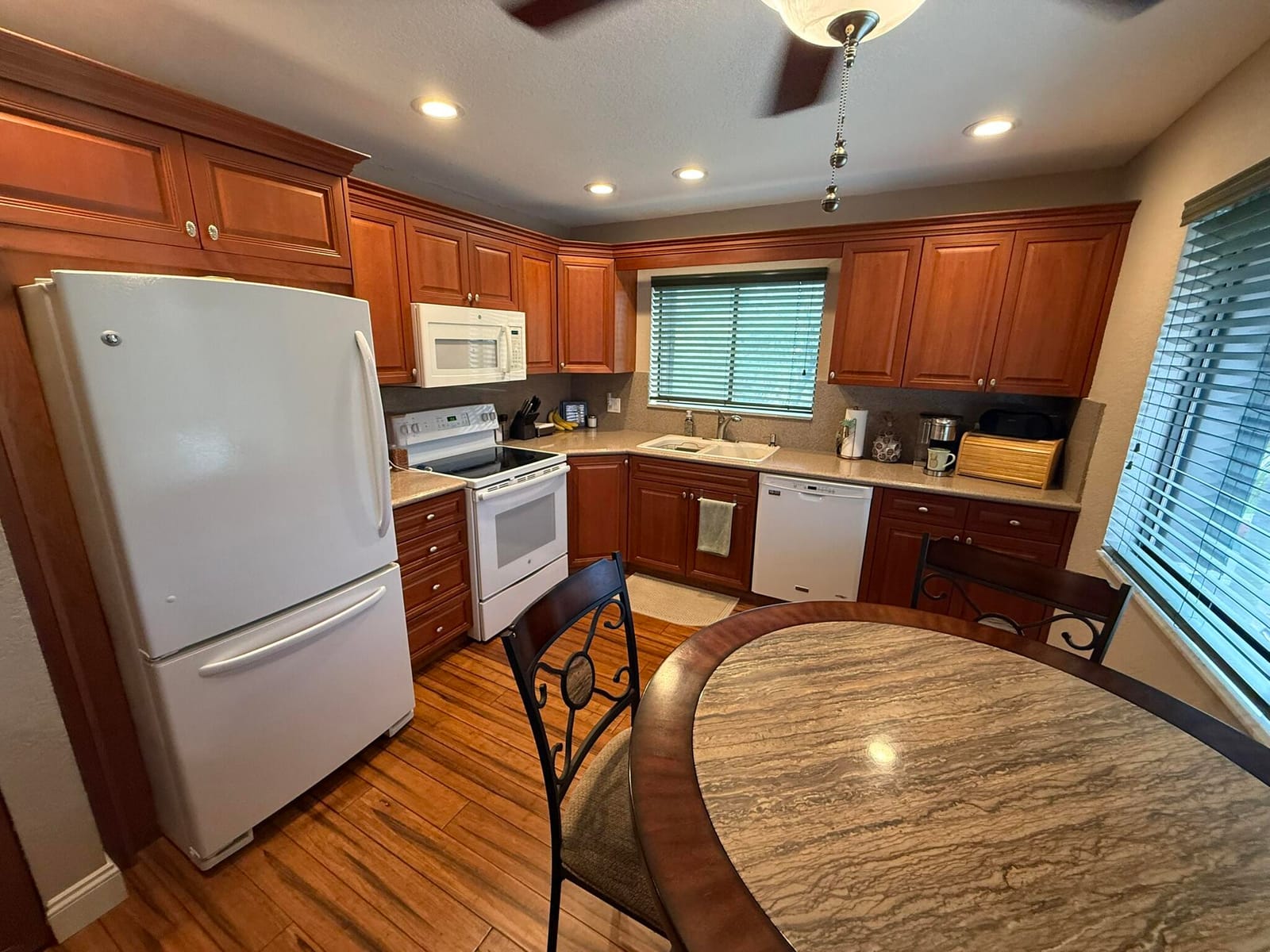 21 Lexington Lane W H — photo 8