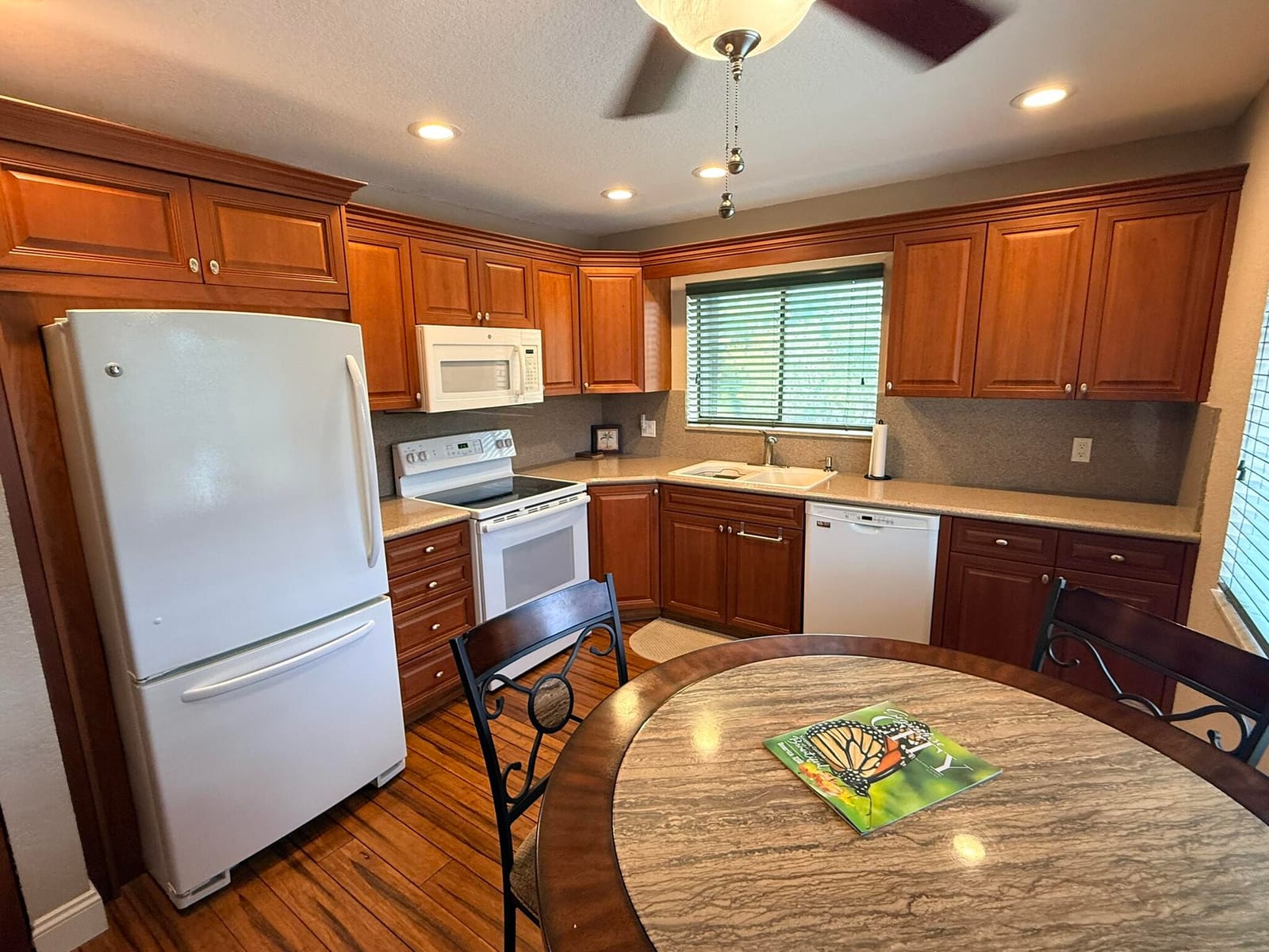 21 Lexington Lane W H — photo 9