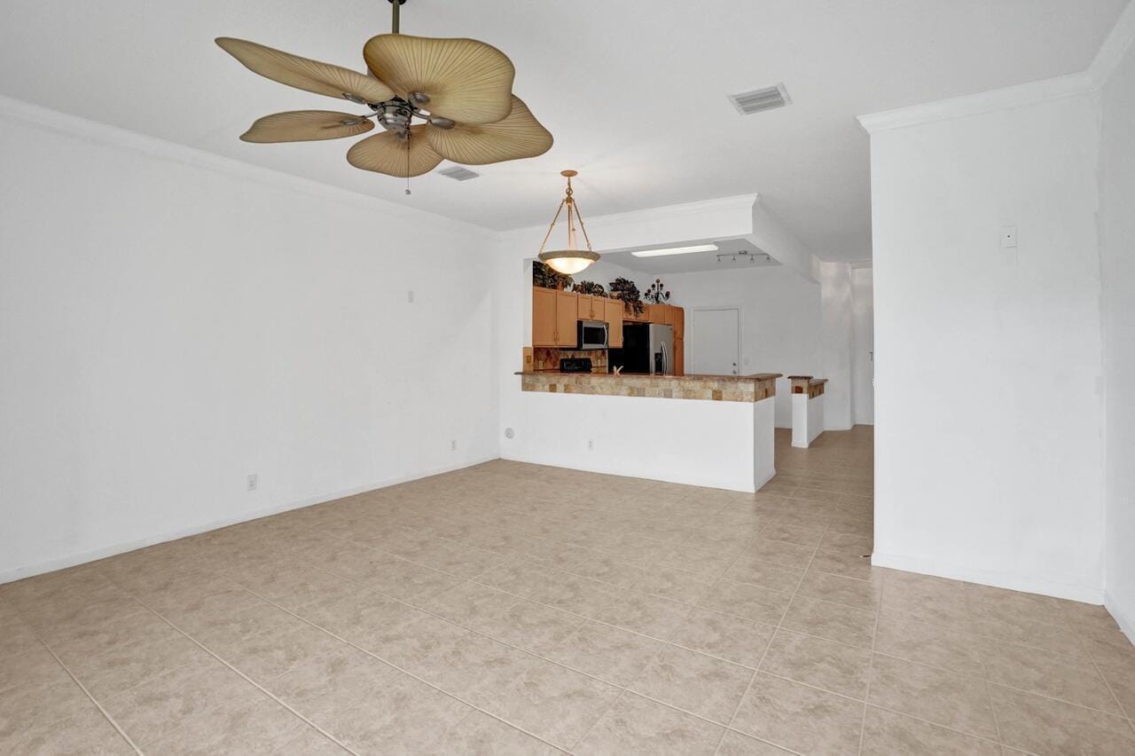 1102 Woodfield Road — photo 4