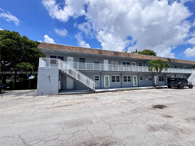 3265 Griffin Road 202, Dania Beach, FL 33312