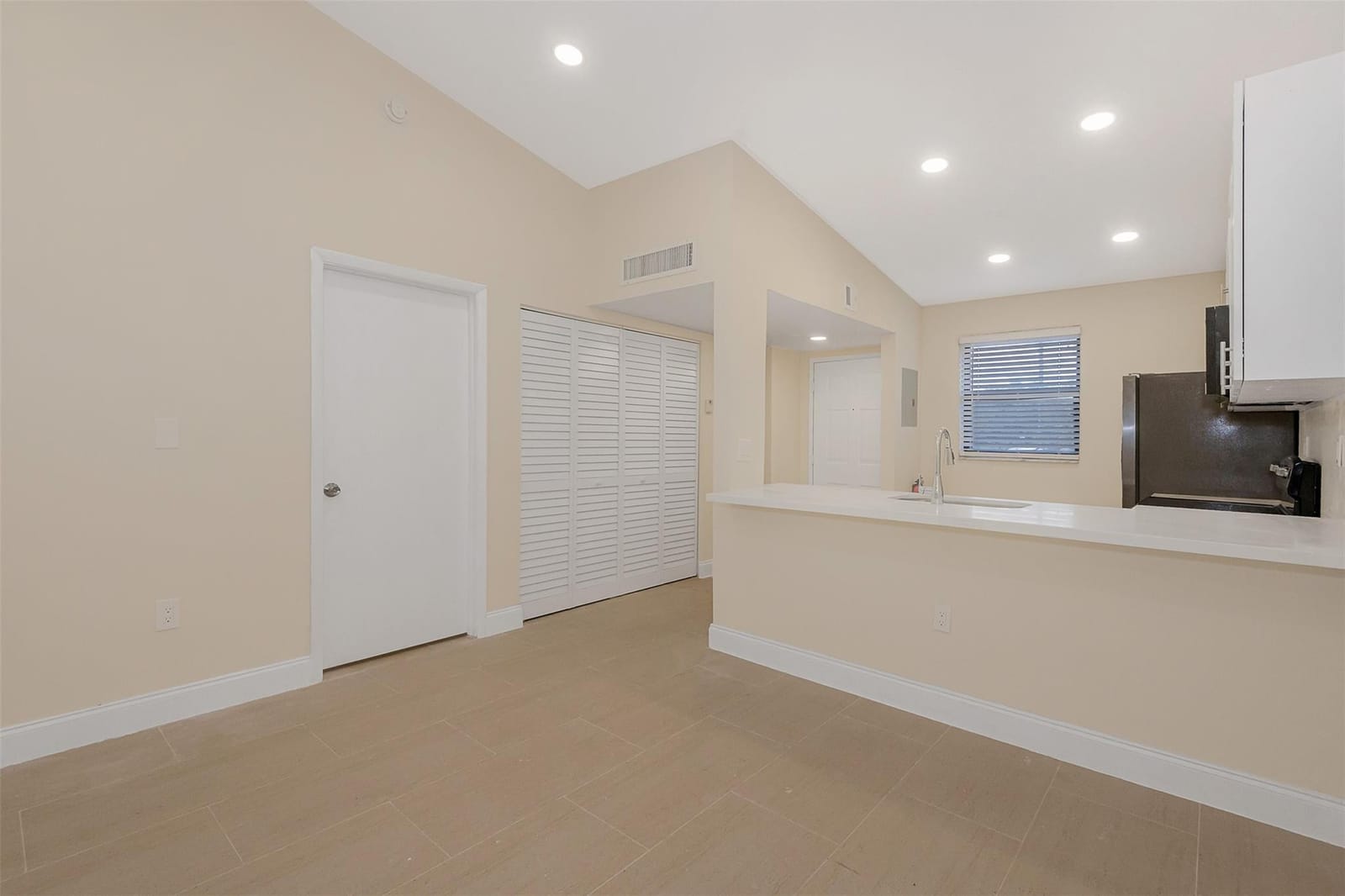 9951 Nob Hill Place 9951 — photo 2