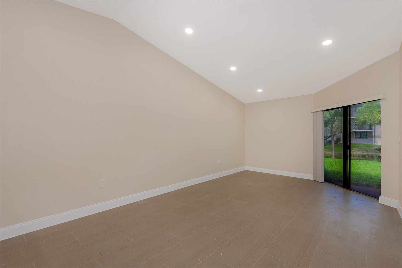 9951 Nob Hill Place 9951, Sunrise, FL 33351 photo 16