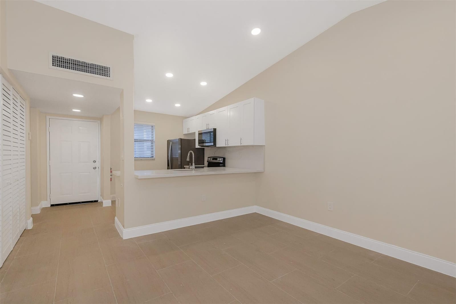 9951 Nob Hill Place 9951 — photo 5