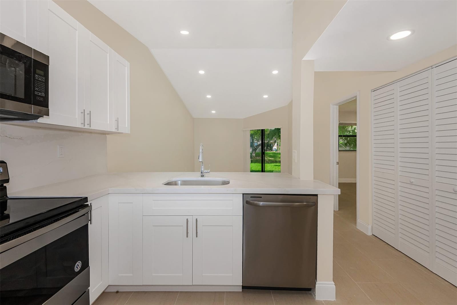 9951 Nob Hill Place 9951 — photo 9
