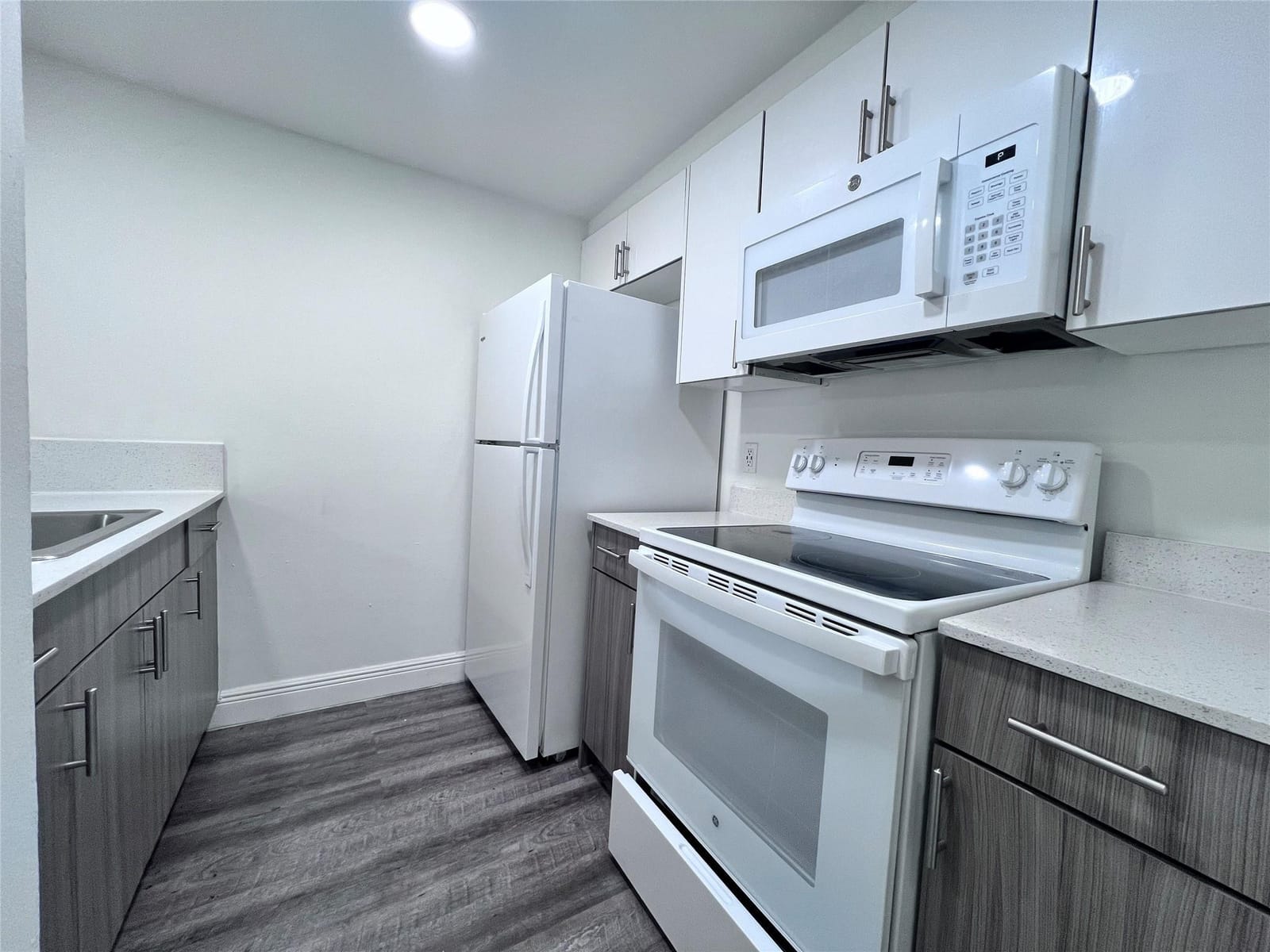 1196 NW 40th Avenue 90-215 — photo 1