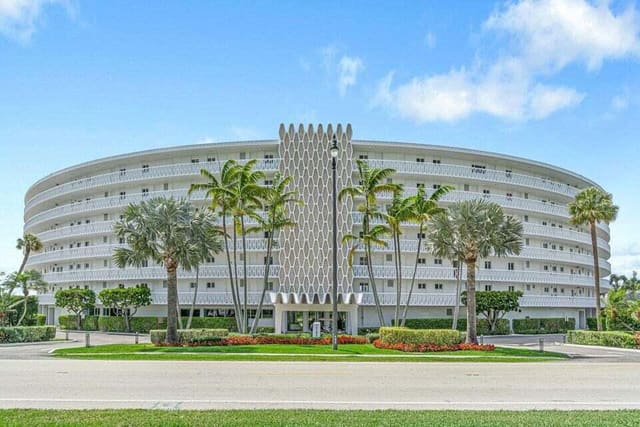 2505 S OCEAN Boulevard 303, Palm Beach, FL 33480